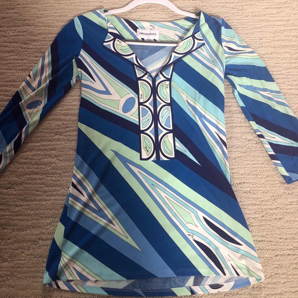 Emilio Pucci long sleep top!